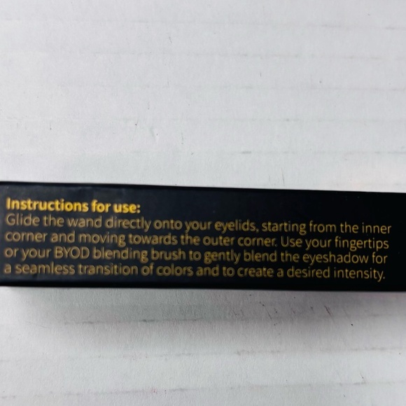 BYOD Be Your Own Desire Diamonds -N- Pearls Eyeshadow Wand - Picture 4 of 9
